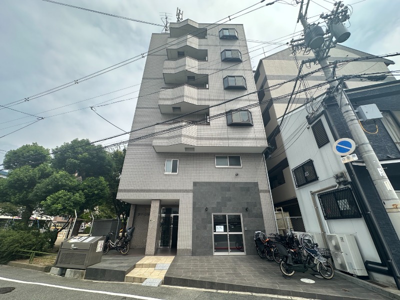 【敷金・礼金ゼロ】クイーンライフ巽／大阪市生野区／北巽駅／2DK(42m²)／北巽駅徒歩8分・明るい角部屋！